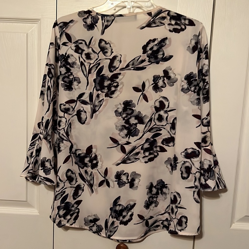 Ivanka Trump blouse - Picture 2 of 2